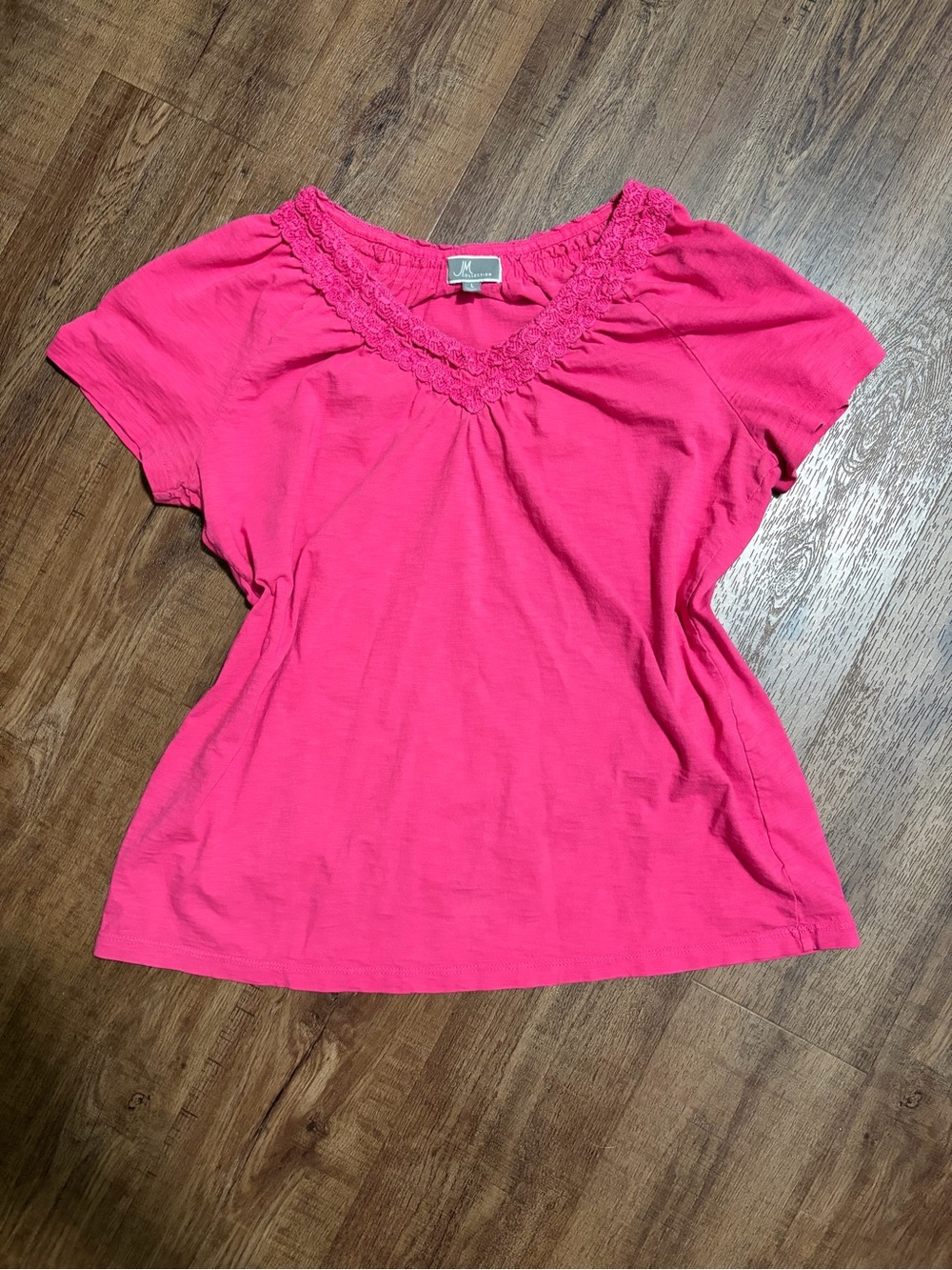 VINTAGE Y2K JM Collection HOT PINK CROCHET NECKLINE TOP ✨